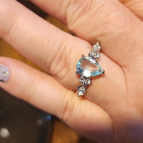 Blue Teardrop 2 piece set Wedding Ring - Picture 5 of 7